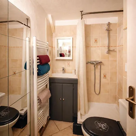 Atypique Climatise, Lit Queen Size, Netflix, Parking, 500m Centre Apartament *
