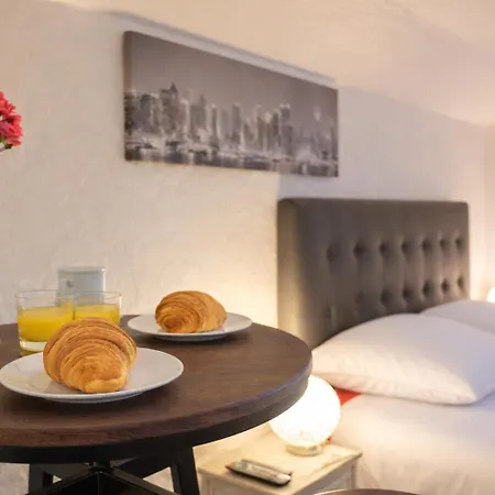 Apartament Atypique Climatise, Lit Queen Size, Netflix, Parking, 500m Centre *